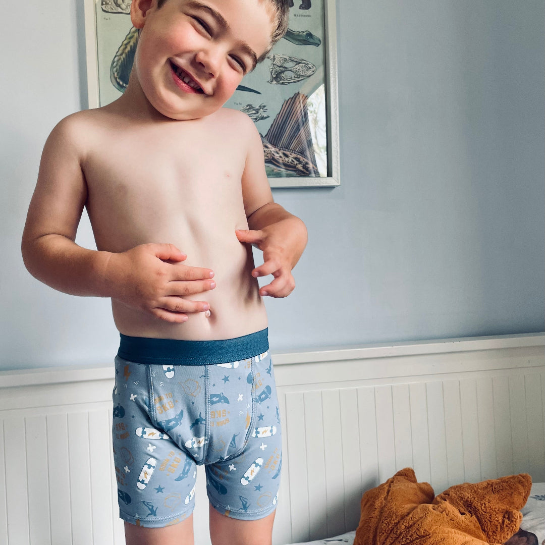 Child wearing Snazzi Pants Night Trainers - Skater