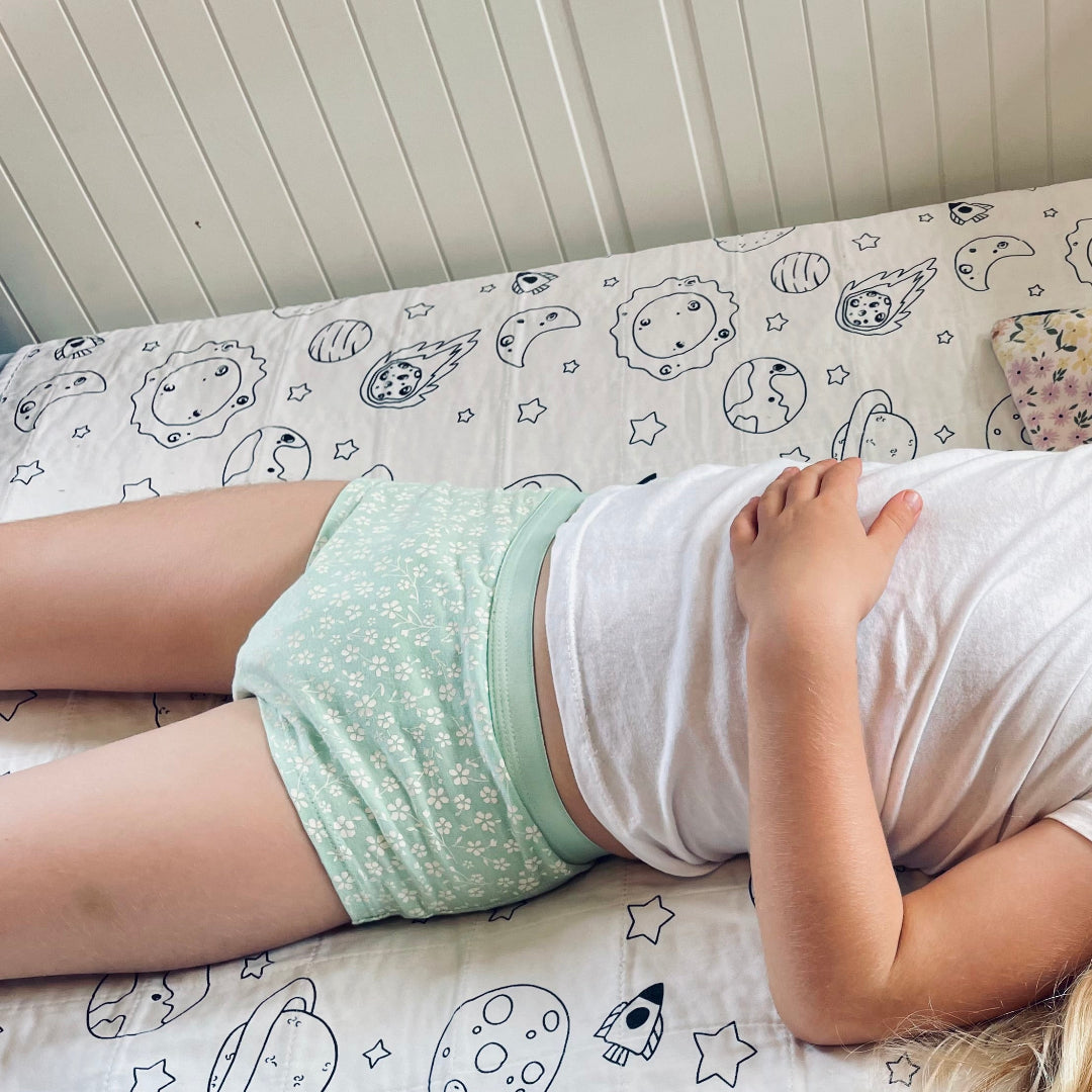 Children wearing Snazzi Pants Night Trainers - Daisy Dreams