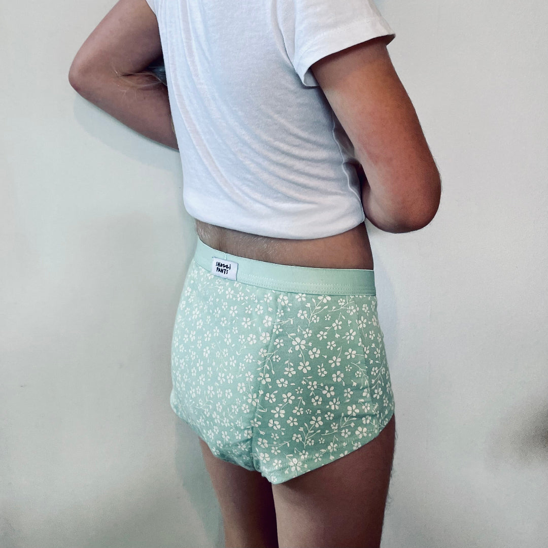 Children wearing Snazzi Pants Night Trainers - Daisy Dreams