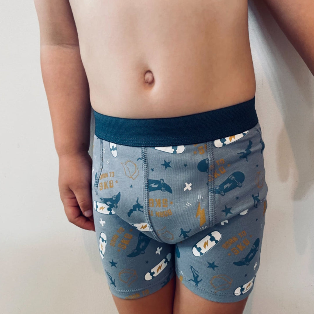 Child wearing Snazzi Pants Night Trainers - Skater